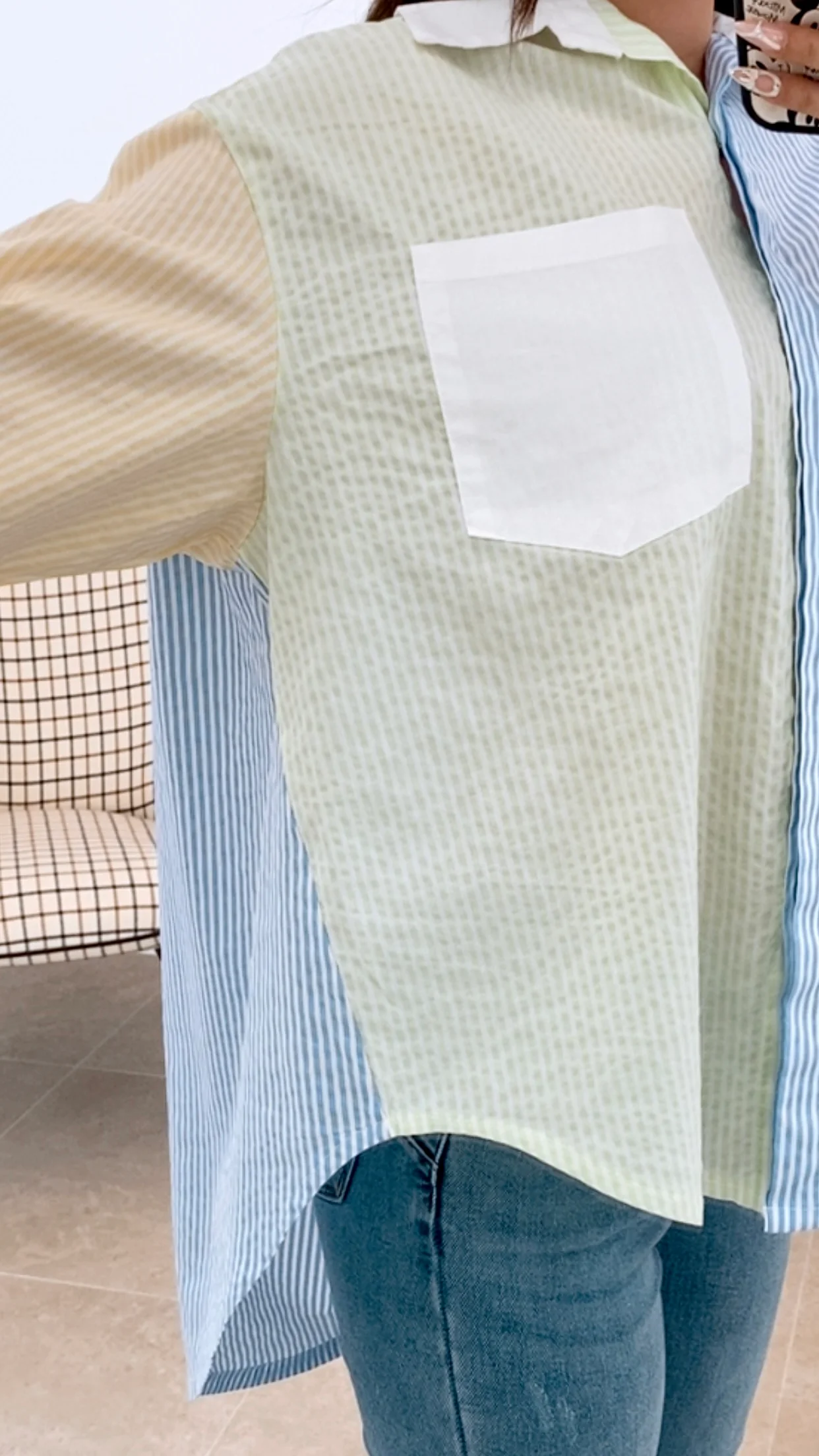 Camisa Rayas Colorines de Talla Única en 100% Algodón con Estampado Vibrante y Espalda Larga Ideal para Look Casual - Imagen 7