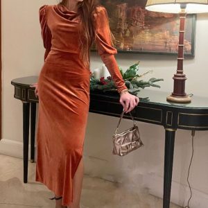 Vestido velvet manga globo